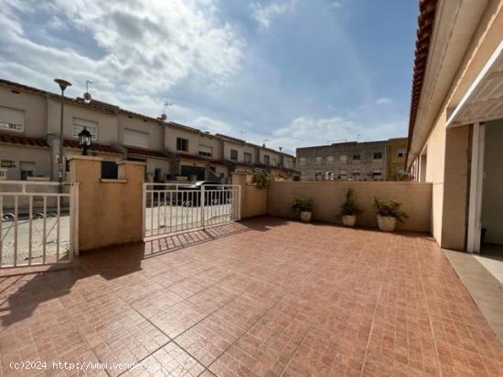 CASA ADOSADA EN VENTA EL CENTRO DEL PUEBLO - TARRAGONA