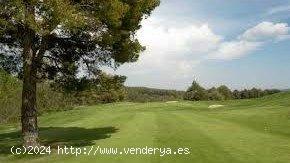 TERRENO LLANO EN CAMPO DE GOLF MASÍA BACH - BARCELONA