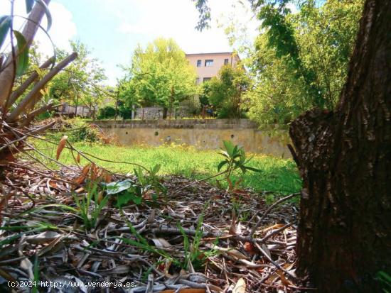 TERRENO MUY BIEN SITUADO Y CERCA DE LA ESTACION DE FF,CC., A 45' BARCELONA - BARCELONA