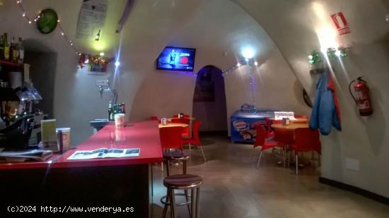 EXCLUSIVO BAR-RESTAURANTE CON OPCIÓN DE ADAPTARLO PARA VIVIENDA - PALENCIA