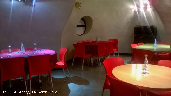 EXCLUSIVO BAR-RESTAURANTE CON OPCIÓN DE ADAPTARLO PARA VIVIENDA - PALENCIA