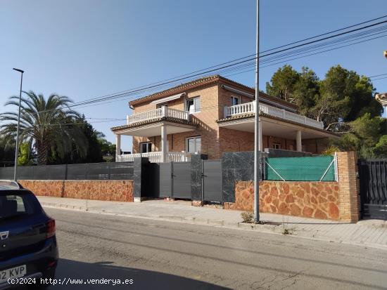 CHALET OBRA NUEVA A ESTRENAR EN LA POBLA DE VALLBONA - VALENCIA