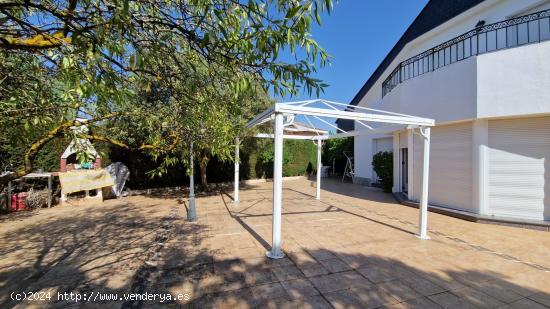 Chalet en venta en Eurovillas - MADRID