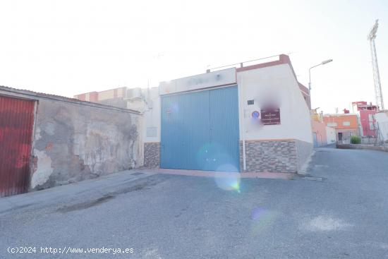 TU LOCAL EN ZONA TORRECÁRDENAS. AMPLIO ESPACIO PARA TU NEGOCIO. - ALMERIA