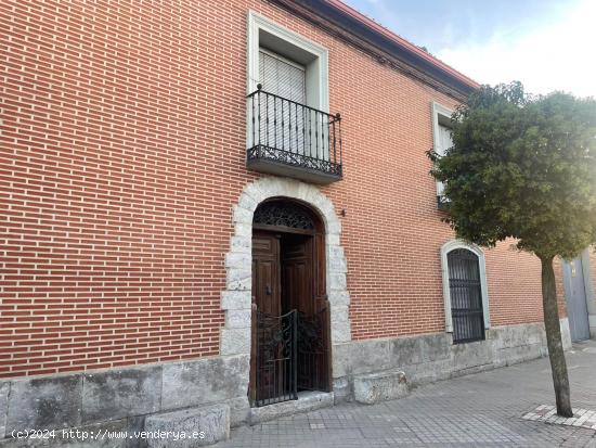 Tu Refugio en un pueblo. Una gran casa con mucho espacio exterior y todos los servicios. - VALLADOLI