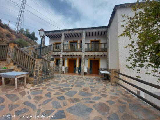 Finca con cortijo, invernadero y bodega ecológica en Laroles - GRANADA