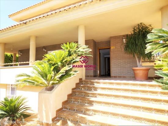 Chalet en venta en Bolnuevo con vistas al mar!! - MURCIA