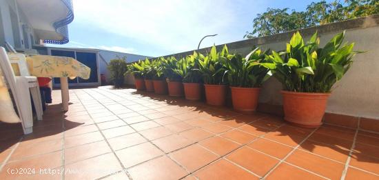 PISO CON ASCENSOR Y TERRAZA EN LA CREU DE BARBERÀ - BARCELONA