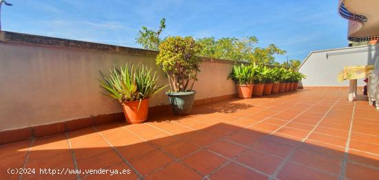 PISO CON ASCENSOR Y TERRAZA EN LA CREU DE BARBERÀ - BARCELONA