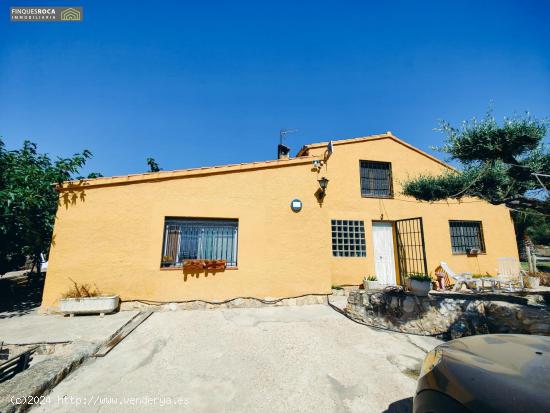 Finca de ensueño con 5300 m² de terreno y un hermoso chalet de 131 m² con pisicina y vistas al ma