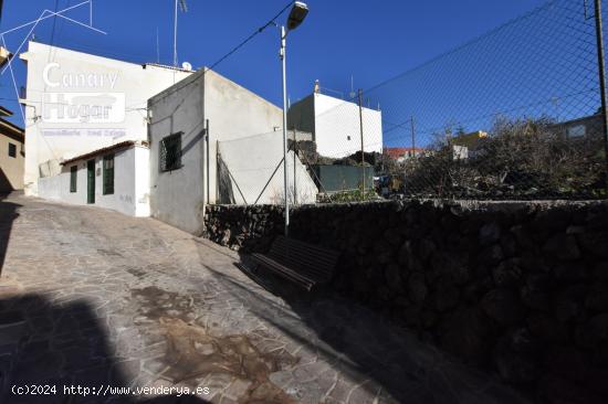 Casa para reformar con terreno urbano en venta en Guia de Isora - SANTA CRUZ DE TENERIFE