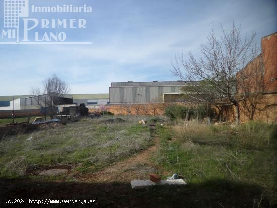 SOLAR CON NAVE EN VENTA POR 57.000 € - CIUDAD REAL