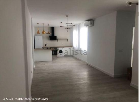 ALQUILER DE EXCELENTE VIVIENDA REFORMADA ZONA ENSANCHE - ALICANTE