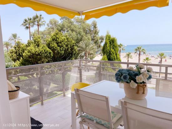 APARTAMENTO CON VISTAS AL MAR DE 3 HABITACIONES - CASTELLON