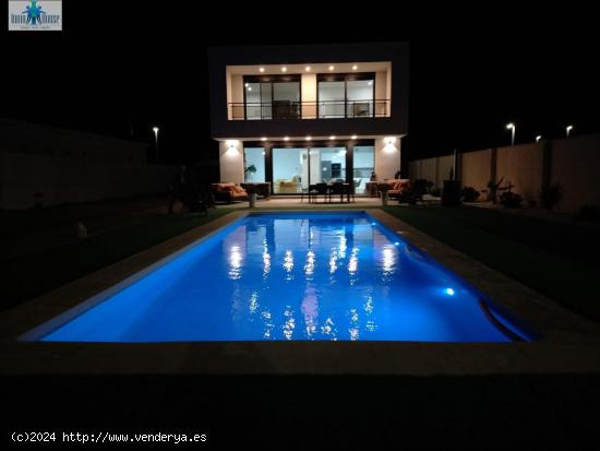 INMOHOUSE VENDE CHALET DE LUJO EN URBANIZACION LOS PRADOS - ALBACETE