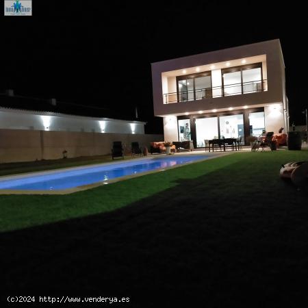 INMOHOUSE VENDE CHALET DE LUJO EN URBANIZACION LOS PRADOS - ALBACETE