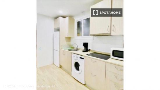 Apartamento entero de 2 dormitorios en Barcelona. - BARCELONA