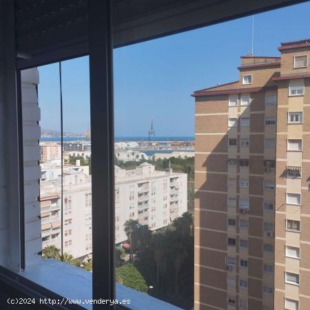  Apartamento completo de 3 dormitorios en Málaga - MALAGA 