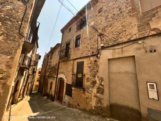 ANTIGUA CASA DE PUEBLO CON BODEGA - TARRAGONA