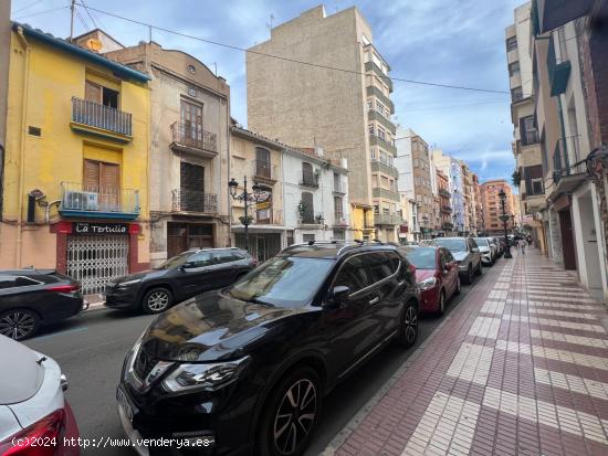  Local comercial junto al centro para tienda y hostelería - CASTELLON 