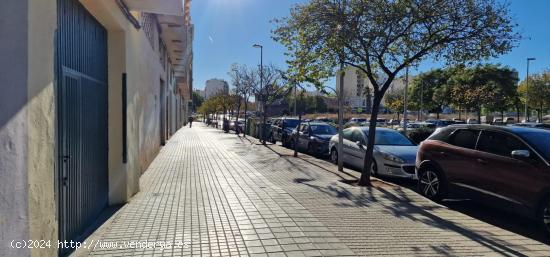 Interesante local para almacén, parking o cualquier actividad comercial o industrial - CASTELLON