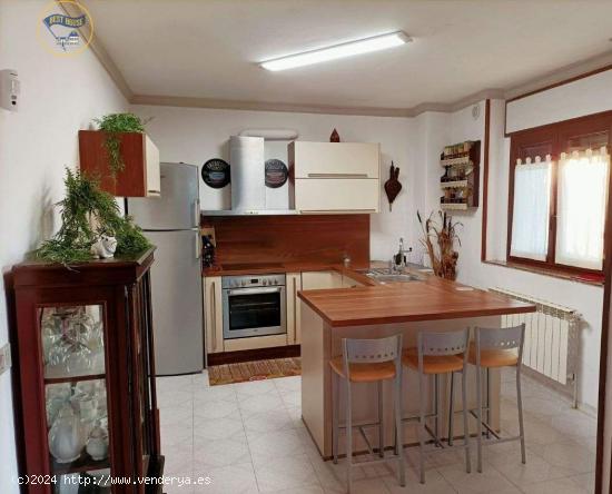 EN VENTA CASA INDEPENDIENTE EN AVENIDA DE BÓVEDA N.º 42 - A POBRA DE BROLLÓN - LUGO