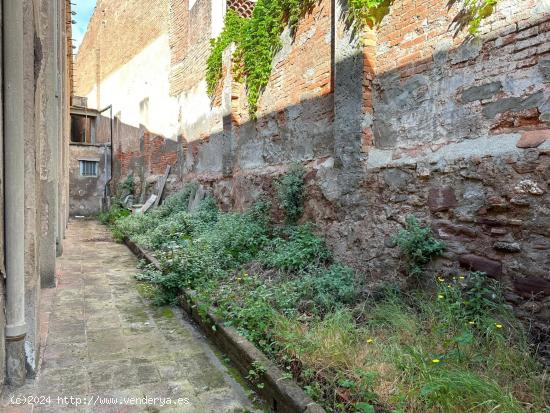 EXCLUSIVA NAVE EN PLENO CENTRO DE TERRASSA. - BARCELONA