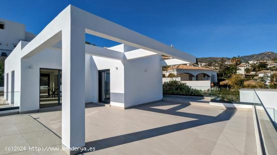 Villa moderna con vistas al mar en excelente ubicación - MALAGA