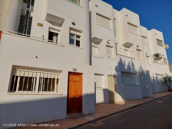 Adosado en Petrer- Urbanización Loma Bada - ALICANTE