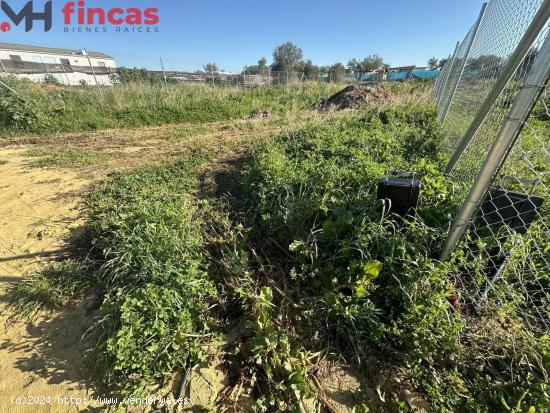 COQUETA PARCELITA RUSTICA DE 250Mt2 CON LUZ Y AGUA EN URBANIZACION PRIVADA - SEVILLA