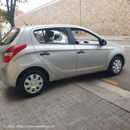 Hyundai i20 1.2 CLASSIC GASOLINA 5P - Barcelona