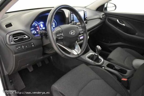 Hyundai i30 1.0 TGDI Klass 120 de 2023 con 12.851 Km por 20.070 EUR. en Sevilla