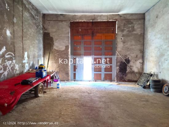 CASA CON GARAJE A LA VENTA EN BANYERES DE MARIOLA. - ALICANTE