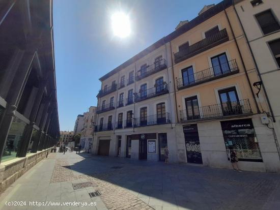 APARTAMENTO EN ALQUILER SIN MUEBLES JUNTO PLAZA MAYOR DE VALLADOLID - VALLADOLID