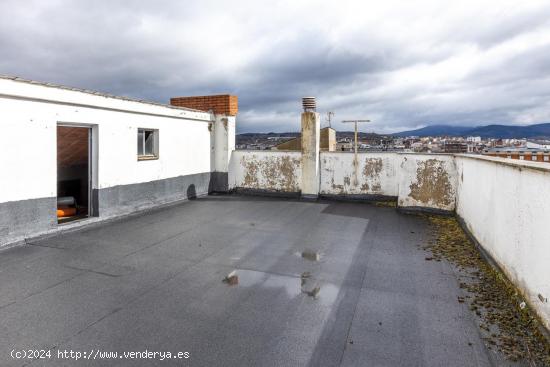 Amplio piso de 3 habitaciones  en Ponferrada al lado HOTEL TEMPPLE. GARAJE OPCIONAL - LEON