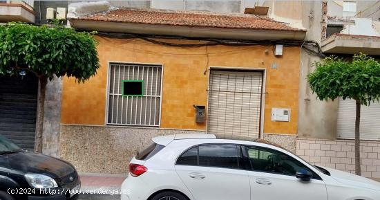  Casa baja de pueblo en pleno corazón de Guardamar - ALICANTE 