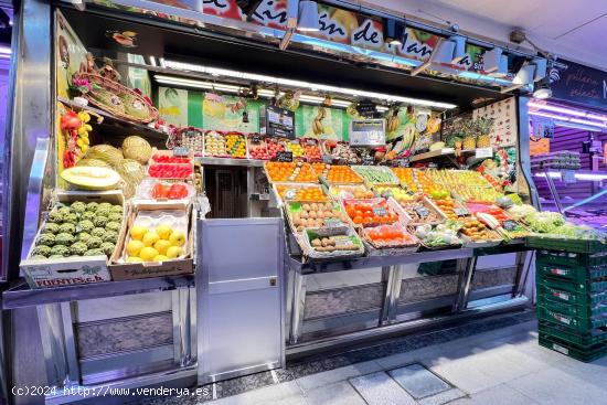 Se vende FRUTERIA en el MERCADO DE CUATRO CAMINOS - MADRID