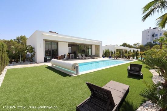  Villa moderna en Las Colinas Golf - ALICANTE 