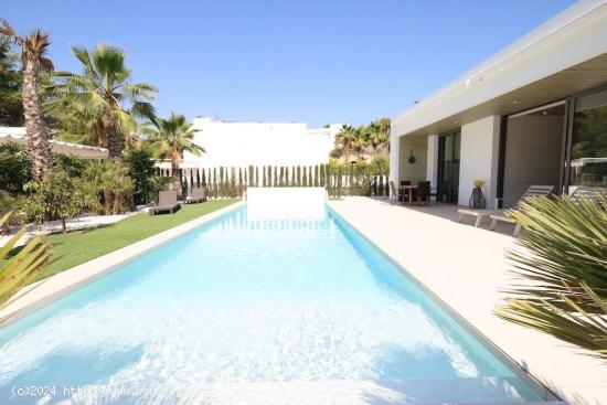 Villa moderna en Las Colinas Golf - ALICANTE