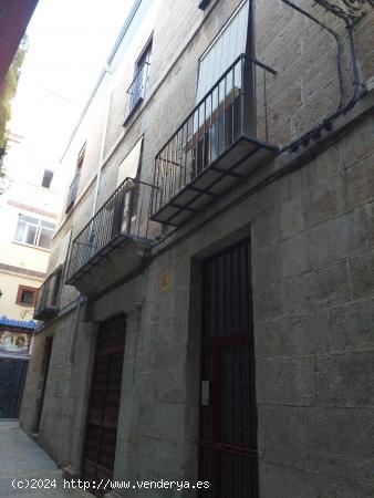  SE ALQUILA LOCAL COMERCIAL EN ZONA CASCO ANTIGUO/TASCAS - JAEN 