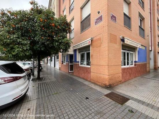  LOCAL COMERCIAL CON LICENCIA, EN ESQUINA DE CALLE  TERESA DE CALCUTA - CORDOBA 