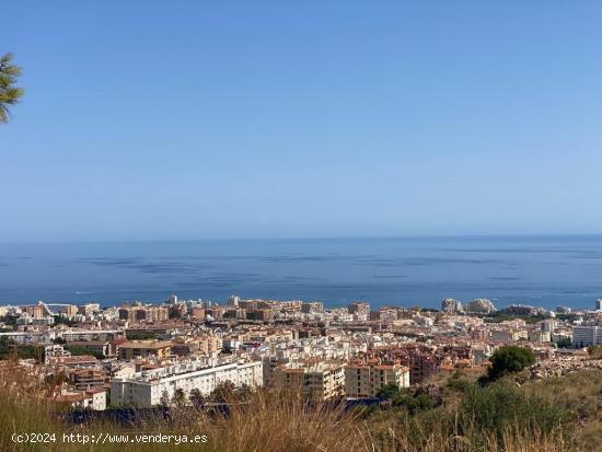 Piso con terraza SUR  6.3 m2 con vista al Mar, con 2 plazas de garaje y trastero - MALAGA