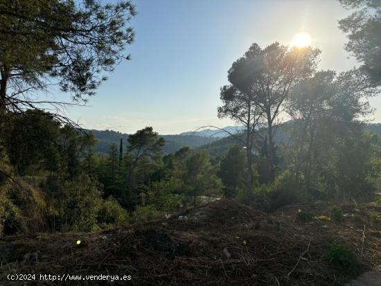 Parcela con vistas increibles - BARCELONA