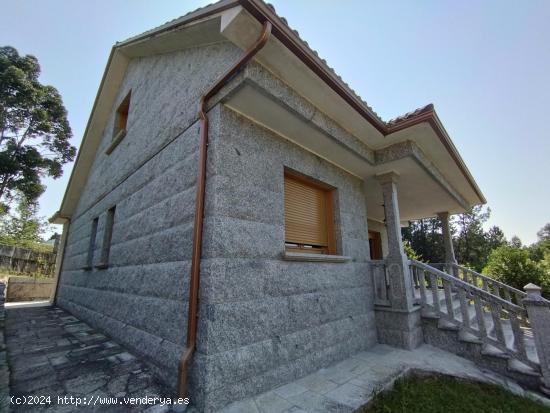 CASA DE PIEDRA CON TERRENO EN GODOS - PONTEVEDRA