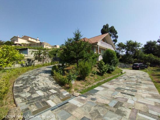 CASA DE PIEDRA CON TERRENO EN GODOS - PONTEVEDRA