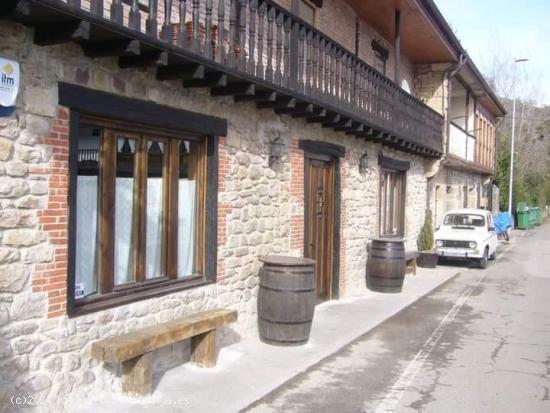 EDIFICACION CON NEGOCIO Y CASA - CANTABRIA