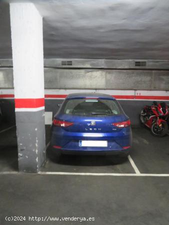 PLAZA DE APARCAMIENTO PARA COCHE MEDIANO - BARCELONA