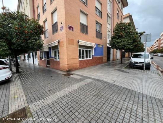  LOCAL COMERCIAL CON LICENCIA, EN ESQUINA CALLE TERESA DE CALCUTA, CÓRDOBA. - CORDOBA 