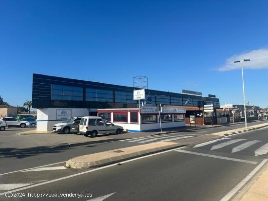  SE ALQUILA LOCAL COMERCIAL DE 250 MTS2 JUNTO CENTRO COMERCIAL HABANERAS - ALICANTE 