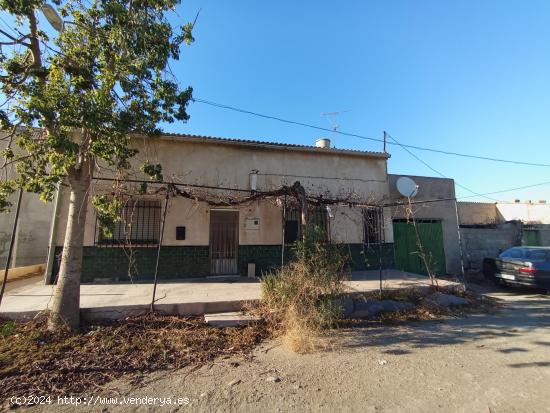 Casa de campo con terreno en Puerto Lumbreras - MURCIA